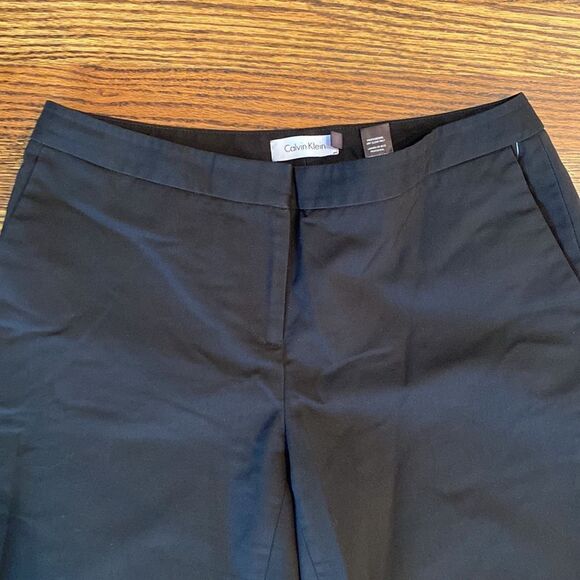 Calvin Klein Size 4 Black Pants Zipper/Clasp Pockets Front/Back Cropped Leg - Picture 2 of 7